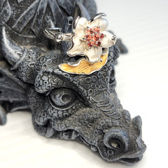 Vintage Camelia Garnet Flower Ring, Sterling Silver 925, .75″W, 5.15g, Size 7.75