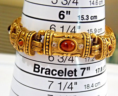 ETRUSCAN REVIVAL SPECTACULAR USA VTG. MATTE GOLD CABACHON ORNATE LINK BRACELET