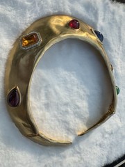 RARE VTG LES BERNARD Gold Tone Faux Gemstone Rhinestones RUNWAY Collar Necklace