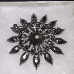 Vtg Flower-Shaped Marquise-Cut Lavender Crystals & Rhinestones 2.5”Brooch/Pin