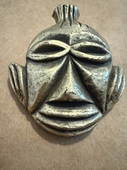 Vintage N.Y.C. Paristyle Unisex Brooch Pin Gold Tone Metal 2 1/2 Tribal Design