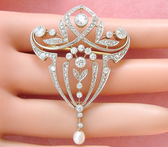 ANTIQUE EDWARDIAN NOUVEAU 2.46 ctw DIAMOND 18K PLATINUM BROOCH or PENDANT 1915