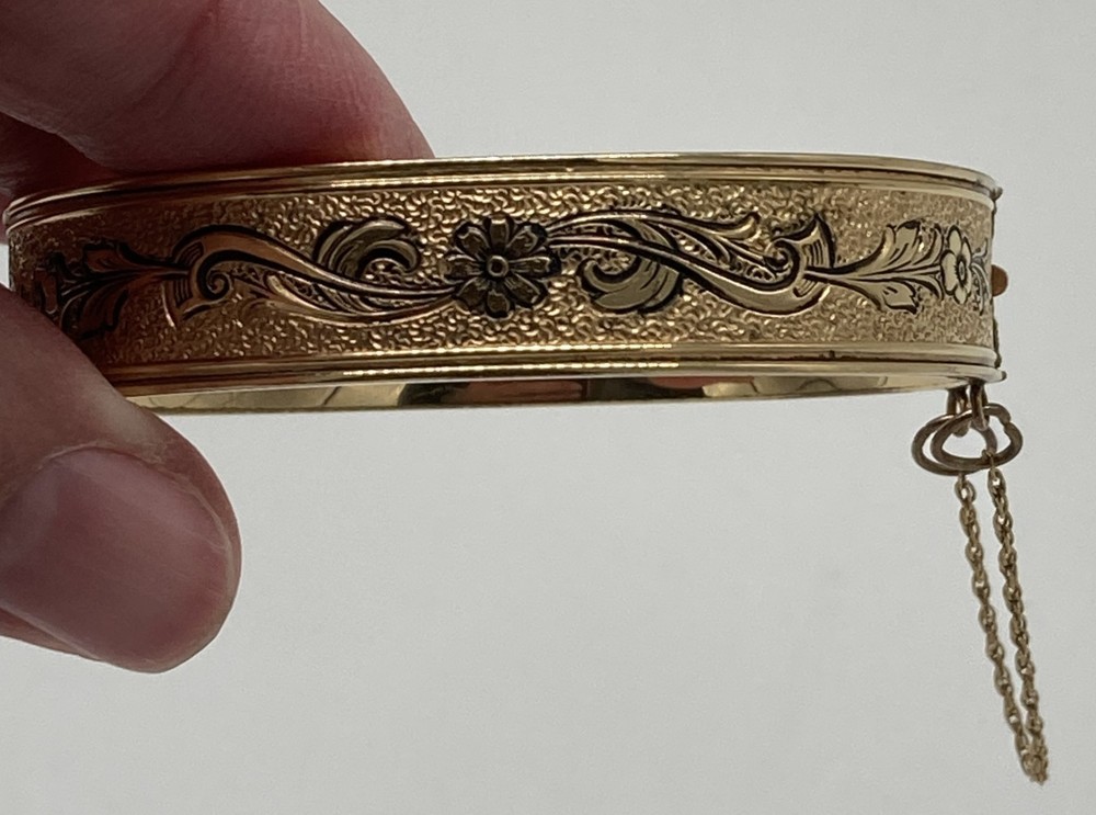 Vintage WINARD 12K Gold Filled Hinged Bangle Bracelet 6.75″R Floral Scrollwork