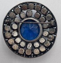 Vintage WEISS Signed 3 Shades of Blue Domed Round Rhinestone Brooch Pin 2″