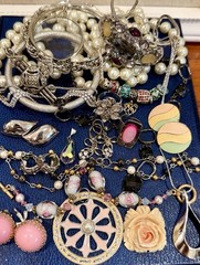 Vintage Estate Costume Jewelry Lot ! MONET, TRIFARI and more!