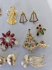 Christmas Brooches Pin Earrings Lot Enamel Avon Gerrys JJ Vtg Holiday Lot Of 19