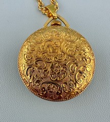 Vintage Lucerne Watch Pendant Necklace Gold Tone Floral Etched Ornate 24″ READ