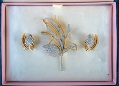 Vintage Signed Crown Trifari Pave Rhinestone Pine Con Set in OG Box A Phillipe