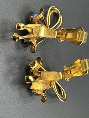 Hobé Gold Tone Flower Clip On Earrings W Amber/Champagne AB Crystals