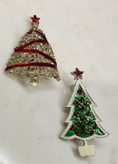 VTG Lot 22 Pins Christmas Holiday Santa Ornament Tree Candle Wreath Stockin Bell