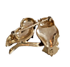 Vintage Liz Claiborne Owls Brooch Stone Enamel Gold Tone Bird Animal Signed