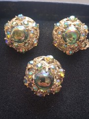 Hollycraft 1950s demi-parure green cab & AB clip on earrings & adjustable ring