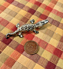 Vintage silver tone alligator brooch 2.5″