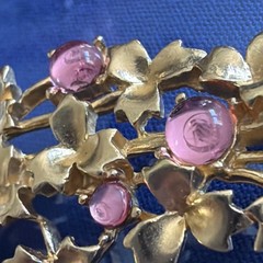 Trifari Floral 3.25″ Spray Brooch Pin GoldTone Pink Gripoix Cabochons GX30