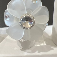 Lucite Plastic Flower Ring Size 7