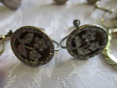 VINTAGE ESTATE JEWELRY 75 PAIR ALL OLD SCREW ON EARRINGS CROWN PARROT BUTTERFLY