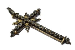ANTIQUE IBERIAN 19K GOLD GEORGIAN PERIOD FOILED PASTE CROSS PENDANT c1780