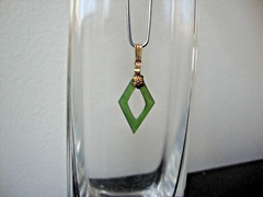 VTG 1970s HANDMADE GREEN JADE FENG SHUI DIAMOND YELLOW GOLD FILLED CHARM/PENDANT