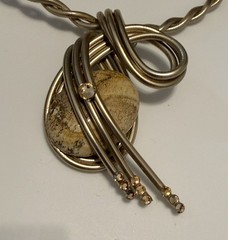 JEFF LIEB VINTAGE STONE GEMSTONE PENDANT TWIST GOLD TONE STATEMENT NECKLACE WOW!