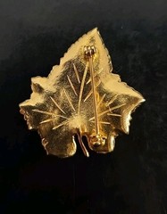 Vintage Ivy Leaf Eternal Life Symbol Brooch Gold Tone Metal Leaf Cast 1.5 Inch