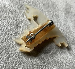 Vintage Carved Mother Of Pearl Asian Boat With Sail Brooch 1.5 Inches