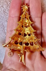 MYLU DANGLY PEACE CHARMS CHRISTMAS TREE BROOCH RAREST MINTY MINTY ENAMEL HTF VTG