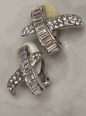 Glamorous Designer Jarin Pave’ Faceted Crystal Rhinestone Clip Earrings Sparky