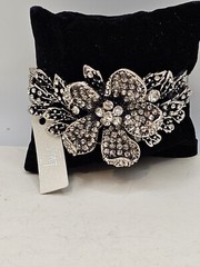 NEW STUNNING VINTAGE RHINESTONE FLOWER BRACELET SILVERTONE CLAMPER 6.25″ Signed