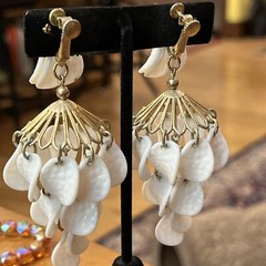 Vintage Huge Napier Pebbled White Chandelier Dangle Drop Clip On Earrings MCM