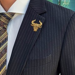 Vintage Bull Animal Brooch Pin for Women Men Unisex Fashion Gold-Tone Engrave…