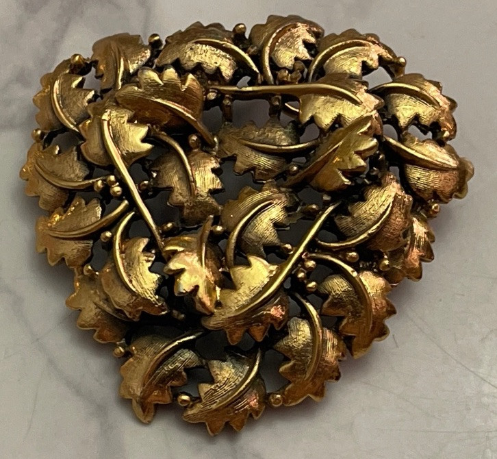Vintage Gold Tone Leaf Brooch Pin Pendant Jewelry H-11