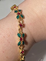 Vintage Avon 1995 Christmas Holiday Sparkle Gold Tone Bracelet Holly Berry Links