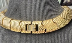 STUNNING VINTAGE ESTATE “S”WAVE LINKS GIVENCHY GOLD Collar Necklace