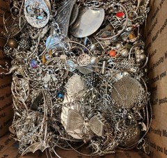 3 Pounds Jewelry Costume Vintage Mix LBS necklaces bracelets pins rings etc lbs