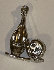 Vintage DODDS Bowling Pin Ball Aurora Borealis Rhinestone Costume Jewelry Brooch