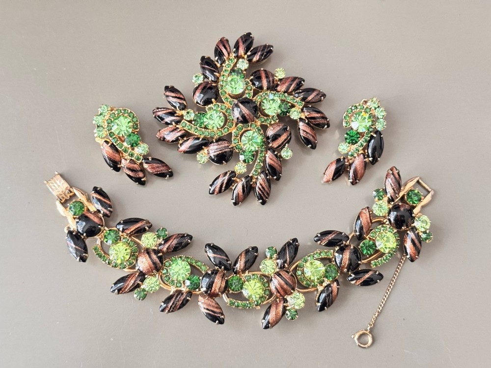 Vintage Verified JULIANA BOOK SET Aventurine Gold Fluss Bracelet Brooch Earrings