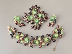 Vintage Verified JULIANA BOOK SET Aventurine Gold Fluss Bracelet Brooch Earrings