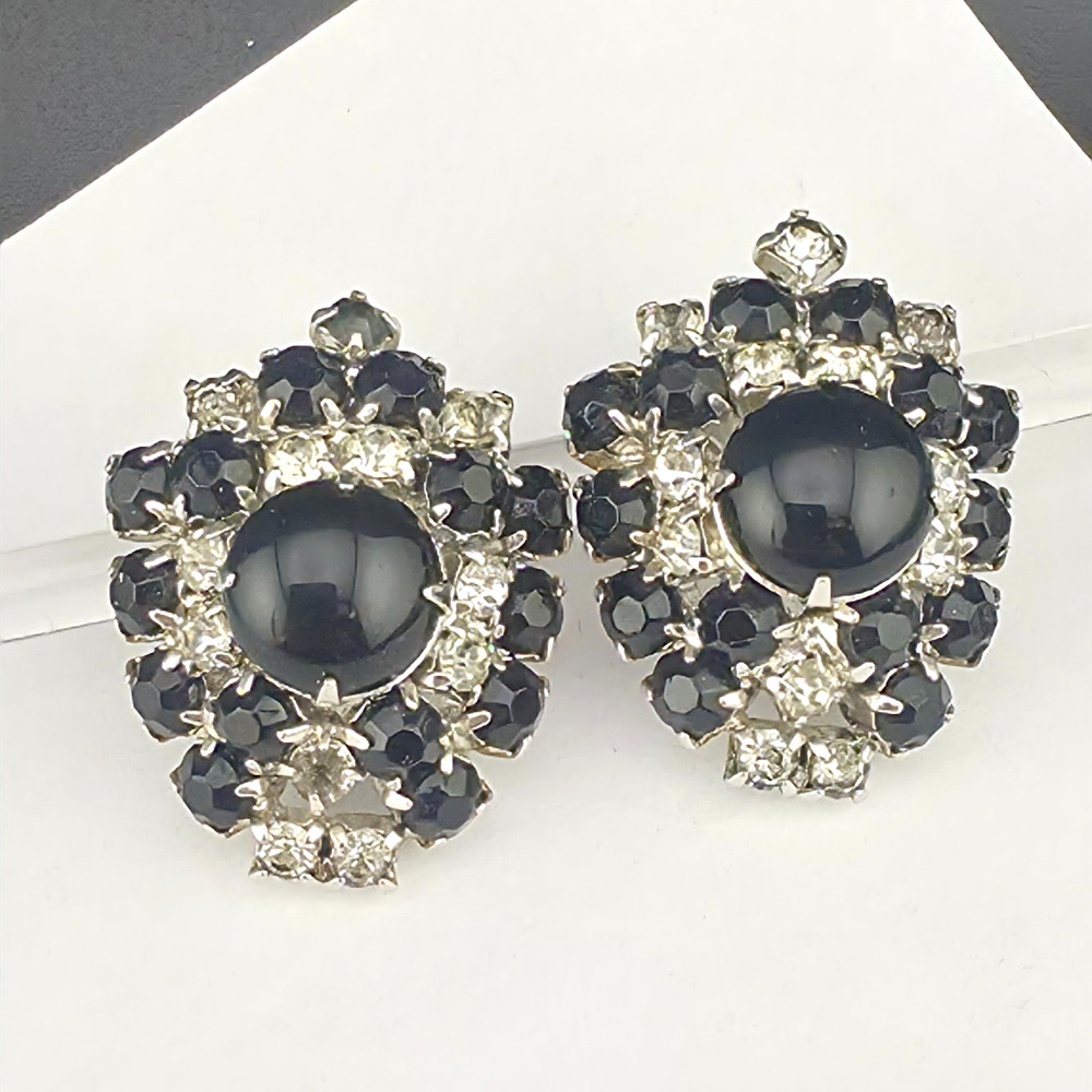 Sparkly Vintage Black White Rhinestone Silver Tone Screw Back Earrings 1.25″