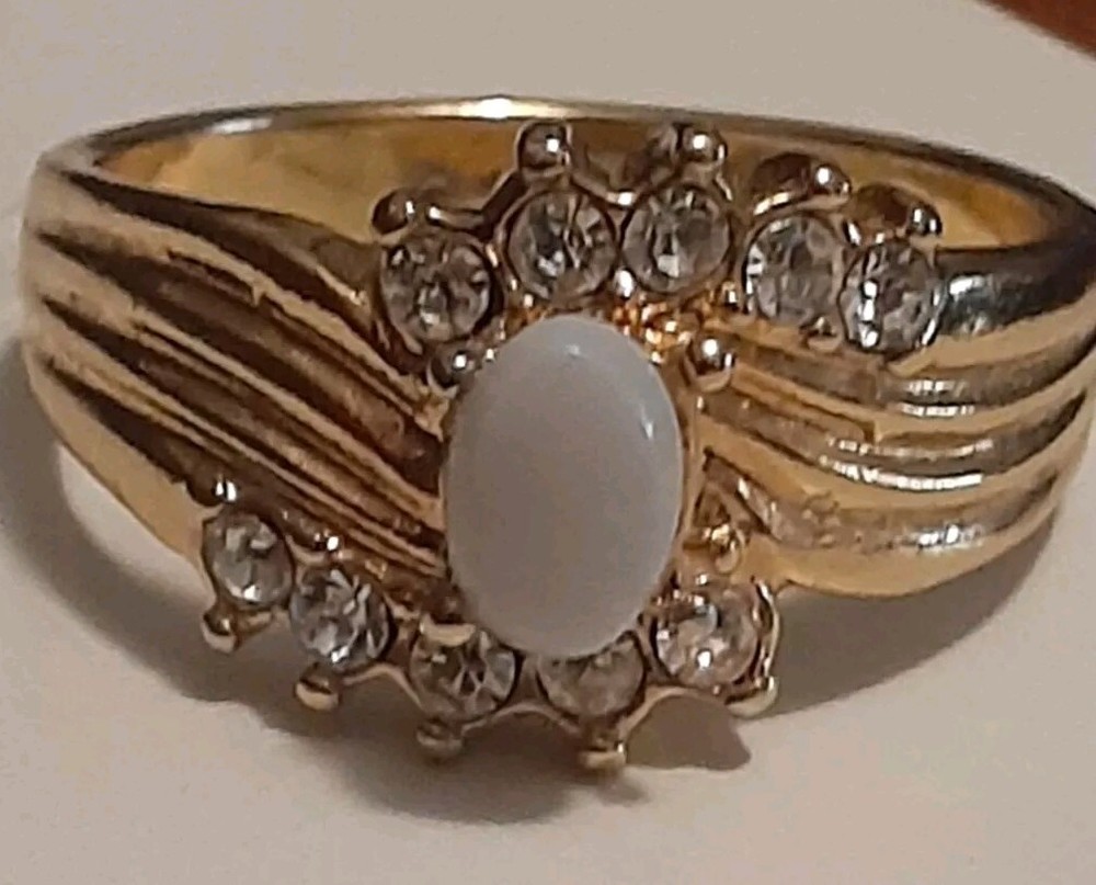 Uncas gold plated opal and rhinestone accent ring size 11.75
