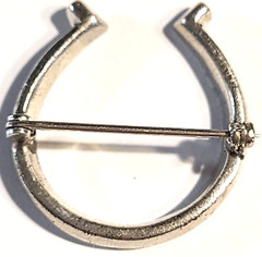 VINTAGE STERLING SILVER RHINESTONE HORSESHOE GOOD LUCK PIN BROOCH SIGNED