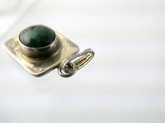 Vintage Southwestern Sterling Silver Malachite Cabochon Pendant 2.8g 7/8 Inch