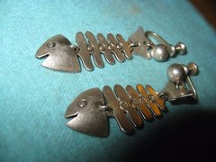 Taxco Silver Fish 1 1/2″ Earrings signed OO with Eagle 110 Antonio Pineda style