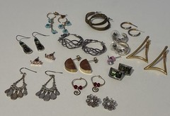 Lot of 14 pairs Pierced Earrings Silver & Gold Tone Hoops Stone Dangles Variety