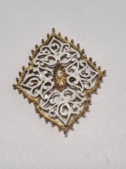 VTG Gerrys Filigree Quatrefoil Type Pin Brooch Gold And White