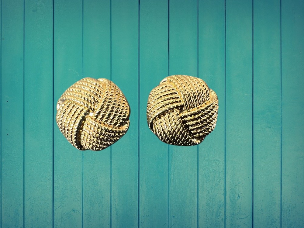 Nina Ricci Gold Textured Knotted Rope Shaped Women’s Vintage Earrings