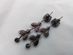 2″ RED CRYSTAL BLACK ALLOY VTG ESTATE DANGLE DAINTY FLOWER VINE PIERCED EARRINGS