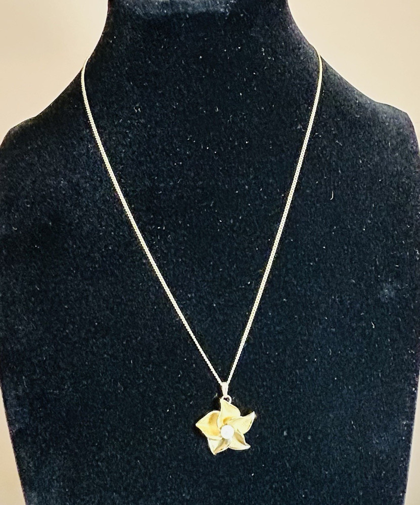 Vintage DEC Signed 1/20 14K Gold Filled Pearl Plumeria Flower Necklace 18″