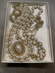 Vintage Lady Remington Faux Pearl Jewelry Set