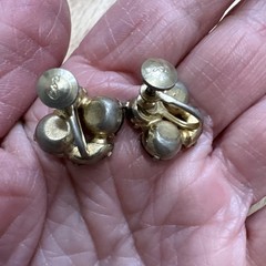 VINTAGE CORO RHINESTONE SCREW BACK PURPLE EARRINGS (see Description)