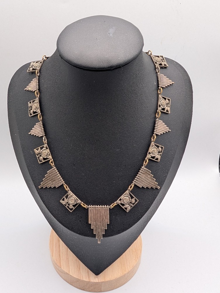 Vintage Art Deco Ornate Necklace 16″ Brass &Metal Roses